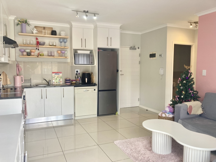 To Let 1 Bedroom Property for Rent in Kenilworth Upper Western Cape